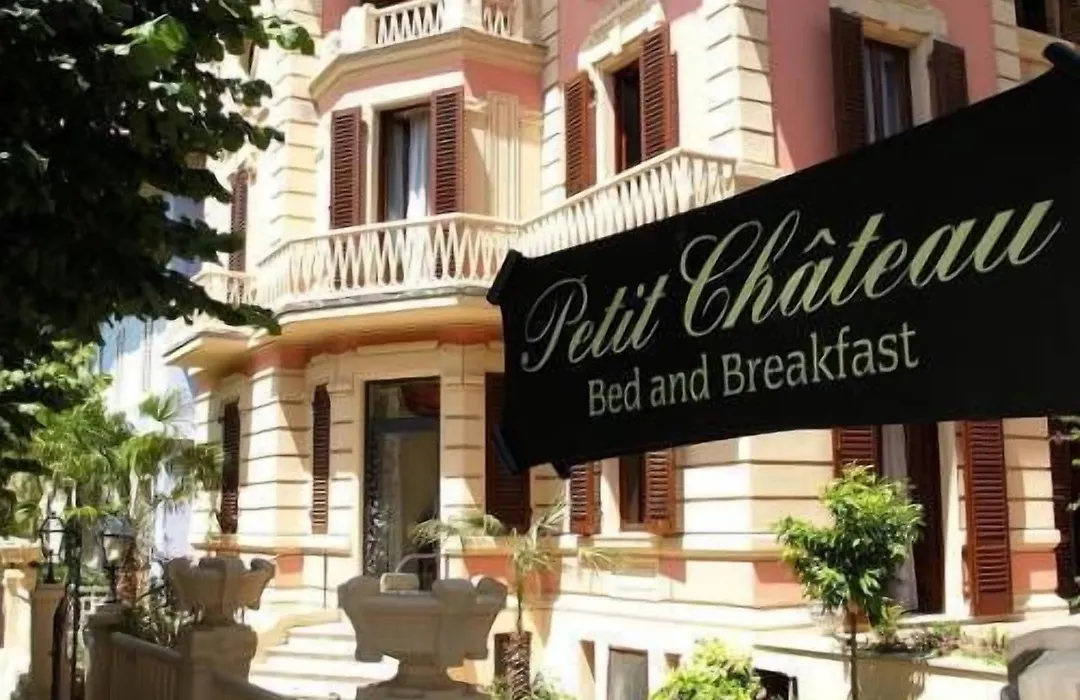 Petit Chateau-1
